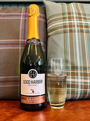 Blanc de Noirs by Good Harbor